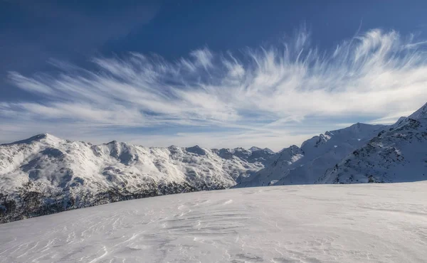 オーストリアのタルフェススキーリゾートのアルプスの景色、冬. — ストック写真