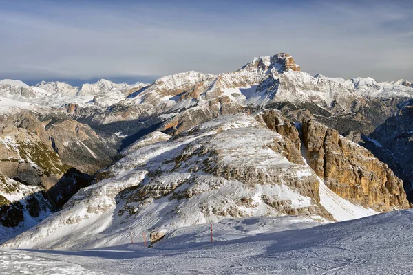 Dolomities, Dolomiti - Італія взимку. Камені біля Cortina D'Ampezzo. — стокове фото