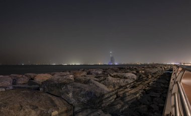 Dubai - Mayıs 2019: Burj Al Arab gece yedi yıldızlı Dubai Oteli. Uae.