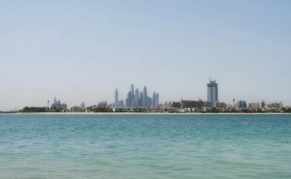 Dubai Marina en un día de mayo. Dubai, Emiratos Árabes Unidos — Foto de Stock