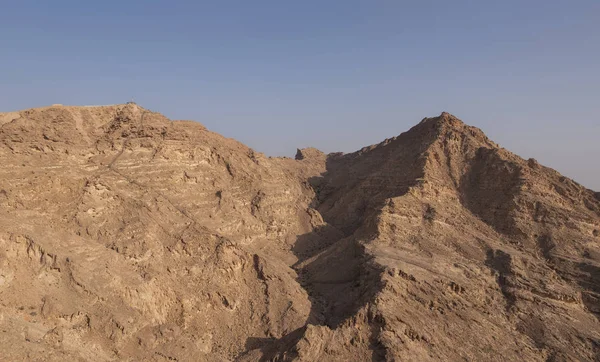 Estrada no topo da montanha Jabel Hafeet nos Emirados Árabes Unidos — Fotografia de Stock