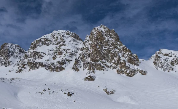 Paisagem de inverno em St. Moritz. Alemão: Sankt Moritz, italiano: San Maurizio. Uma cidade resort no vale Engadine, na Suíça — Fotografia de Stock