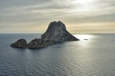 Ismarlayarak Es Vedra gizemli ada. Ibiza, Balear Adaları. İspanya
