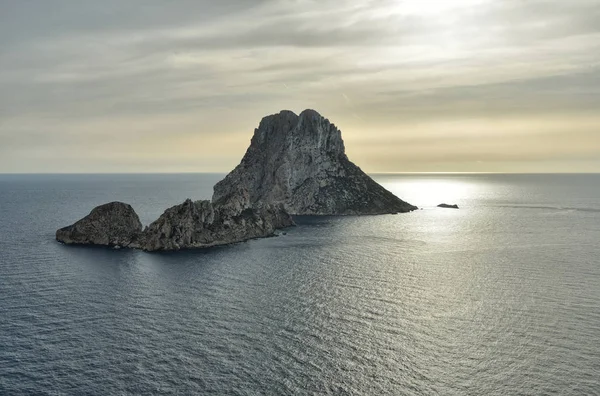 Ismarlayarak Es Vedra gizemli ada. Ibiza, Balear Adaları. İspanya — Stok fotoğraf