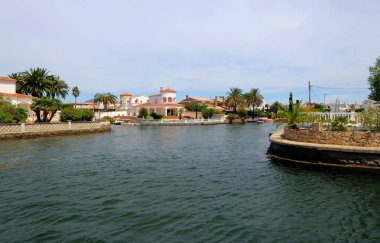 Empuriabrava (Costa Brava, İspanya), bir Avrupa'nın en büyük konut Marina.