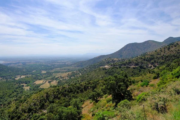 Vista del Pla del Emporda y el pueblo de Roses en el norte de Cataluña, España — Foto de Stock