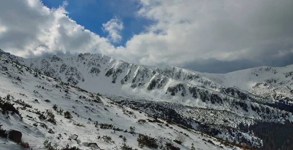 High Tatras, station de ski Jasna, vallée de Demanovska, Slovaquie. Jour d'hiver — Photo