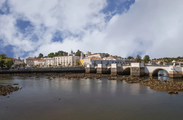 Římský most v tavira, algarve, Portugalsko — Stock fotografie