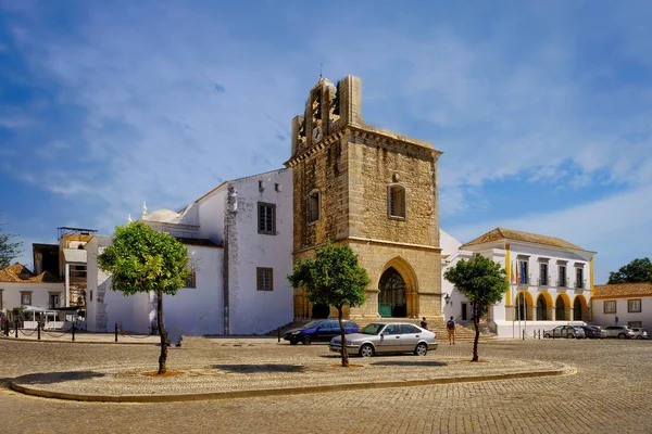 Faro, Portugal: Kerk van Santa Maria, Kathedraal van Faro, Algarve, Zuid-Portugal — Stockfoto