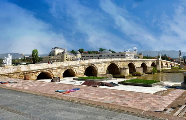 The Stone Bridge and associated monuments in Skopje - Macedonia — Stock Photo, Image