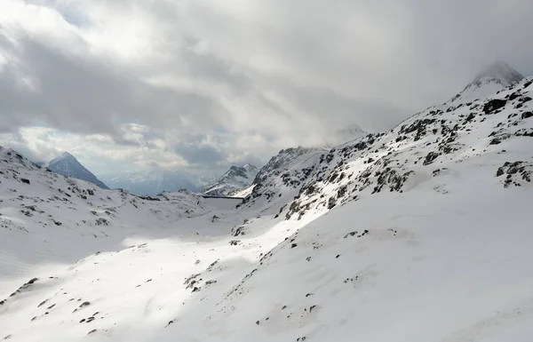 Paysage alpin printanier du glacier Molltal — Photo