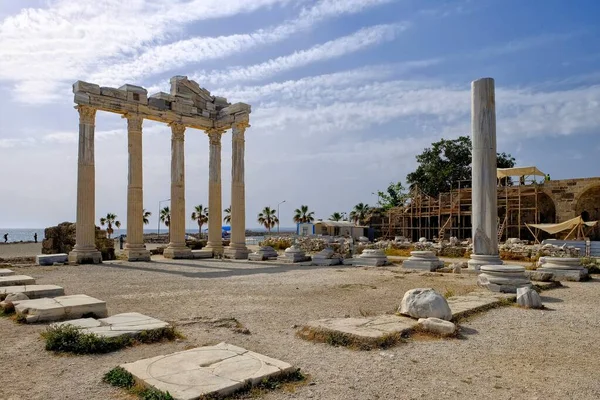 Ruínas Templo Apolo Side Belo Dia Primavera Antalya Turquia — Fotografia de Stock