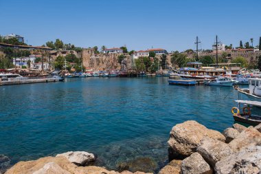 Kaleici, Antalya, Türkiye 'deki eski liman - seyahat geçmişi. Ağustos 2020. Uzun pozlama resmi