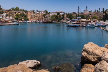 Kaleici, Antalya, Türkiye 'deki eski liman - seyahat geçmişi. Ağustos 2020. Uzun pozlama resmi