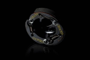 yalıtılmış bir arka plan üzerinde yedek parça