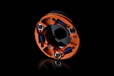 yalıtılmış bir arka plan üzerinde yedek parça