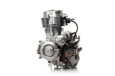 motor parçaları izole beyaz zemin üzerine