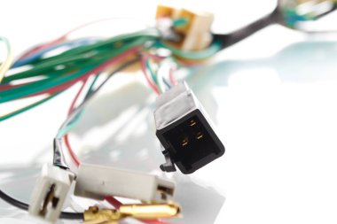 motor parçaları izole beyaz zemin üzerine