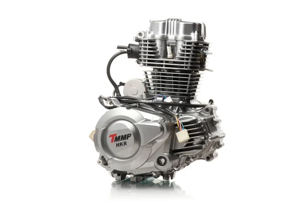 motor parçaları izole beyaz zemin üzerine