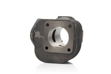 motor parçaları izole beyaz zemin üzerine