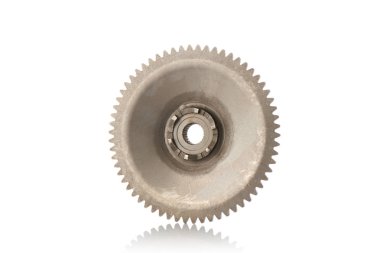 yalıtılmış bir arka plan üzerinde motor parçaları