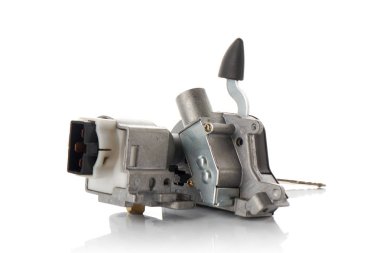 yalıtılmış bir arka plan üzerinde motor parçaları