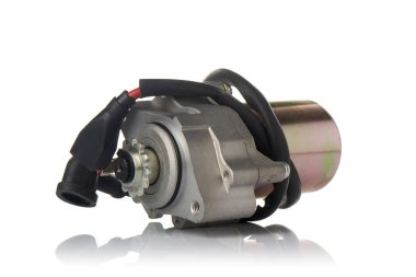 yalıtılmış bir arka plan üzerinde motor parçaları