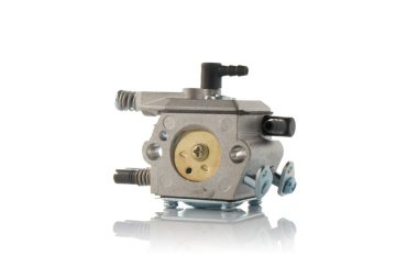 yalıtılmış bir arka plan üzerinde motor parçaları