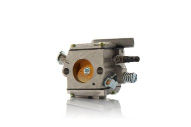 yalıtılmış bir arka plan üzerinde motor parçaları