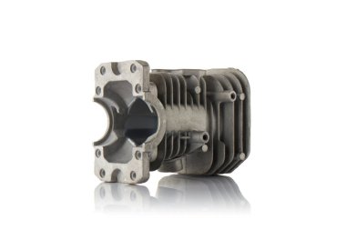 yalıtılmış bir arka plan üzerinde motor parçaları