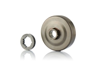 yalıtılmış bir arka plan üzerinde motor parçaları