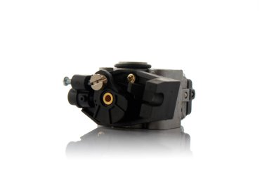 yalıtılmış bir arka plan üzerinde motor parçaları