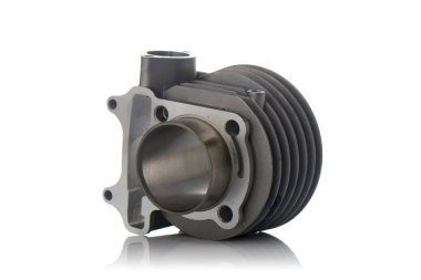 yalıtılmış bir arka plan üzerinde motor parçaları