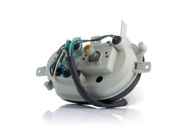 yalıtılmış bir arka plan üzerinde motor parçaları