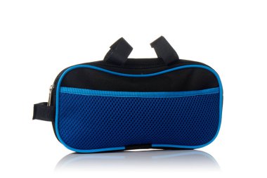 yalıtılmış bir arka plan üzerinde motor parçaları