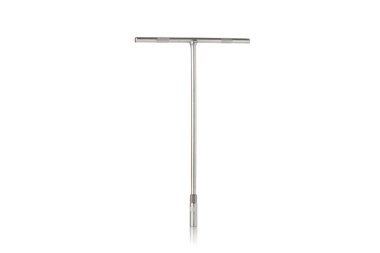 yalıtılmış bir arka plan üzerinde motor parçaları