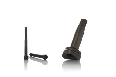 yalıtılmış bir arka plan üzerinde motor parçaları