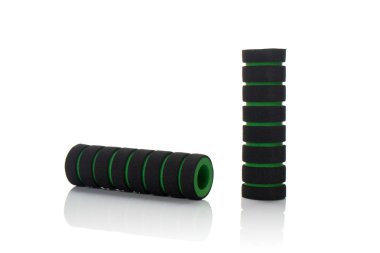 yalıtılmış bir arka plan üzerinde motor parçaları