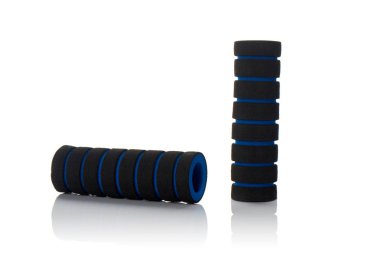 yalıtılmış bir arka plan üzerinde motor parçaları