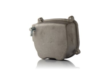 yalıtılmış bir arka plan üzerinde motor parçaları