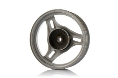 yalıtılmış bir arka plan üzerinde motor parçaları