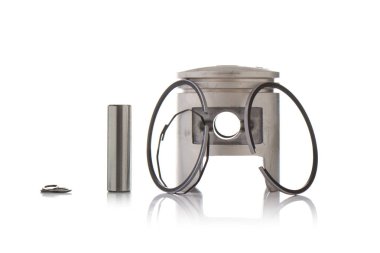 yalıtılmış bir arka plan üzerinde motor parçaları