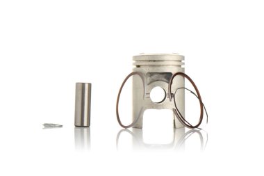 yalıtılmış bir arka plan üzerinde motor parçaları