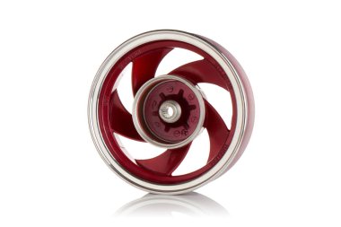 yalıtılmış bir arka plan üzerinde motor parçaları