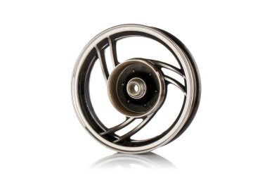 yalıtılmış bir arka plan üzerinde motor parçaları