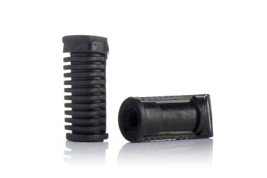 yalıtılmış bir arka plan üzerinde motor parçaları