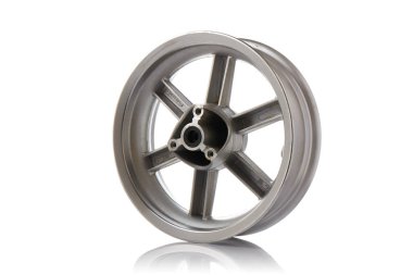 yalıtılmış bir arka plan üzerinde motor parçaları