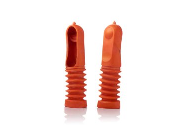 yalıtılmış bir arka plan üzerinde motor parçaları