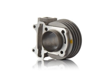 yalıtılmış bir arka plan üzerinde motor parçaları