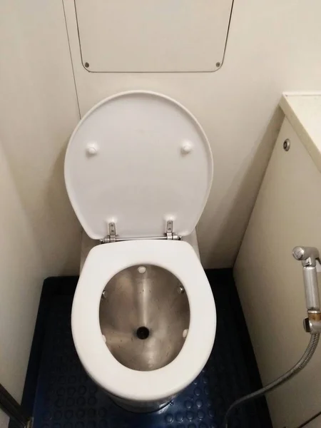 Туалет Нижний Шланг Первоклассных Тайских Поездах — стоковое фото